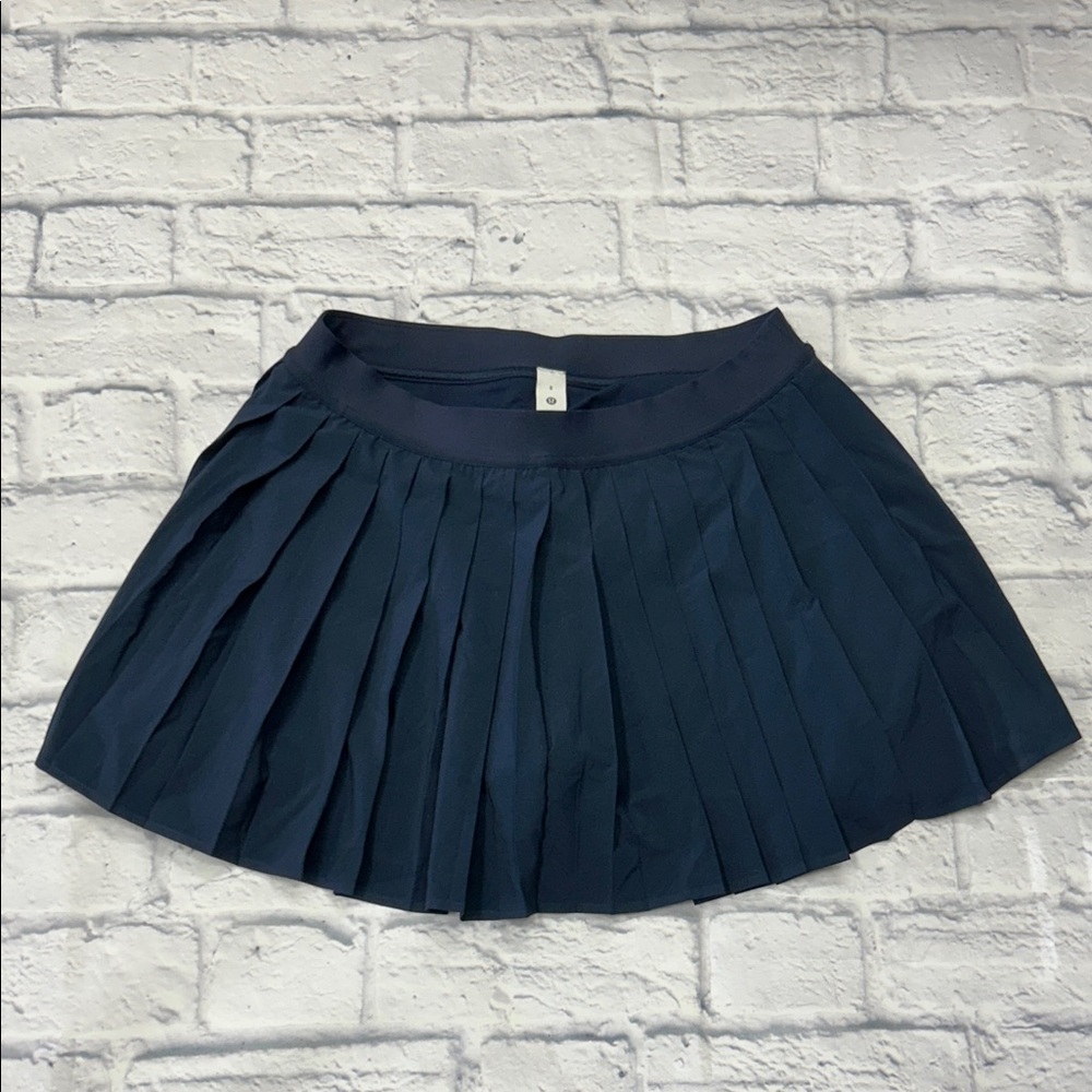 Lululemon Athletica Navy Pleated Mini Skirt like NEW